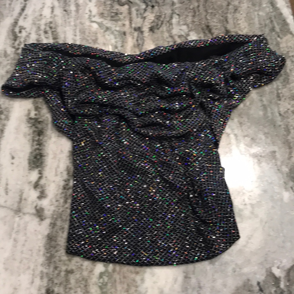 Super comfortable but formal top. Can be worn off the shoulders as well. - Picture 5 of 6